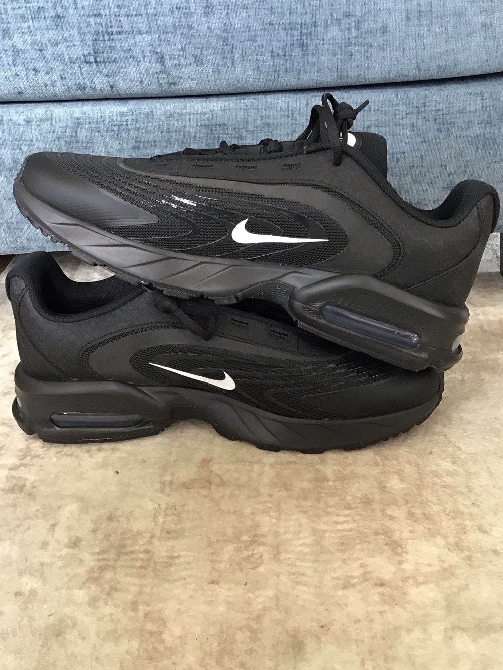 Nike Men’s Black Air Max Fire Low-Top Sneakers - Picture 5 of 7